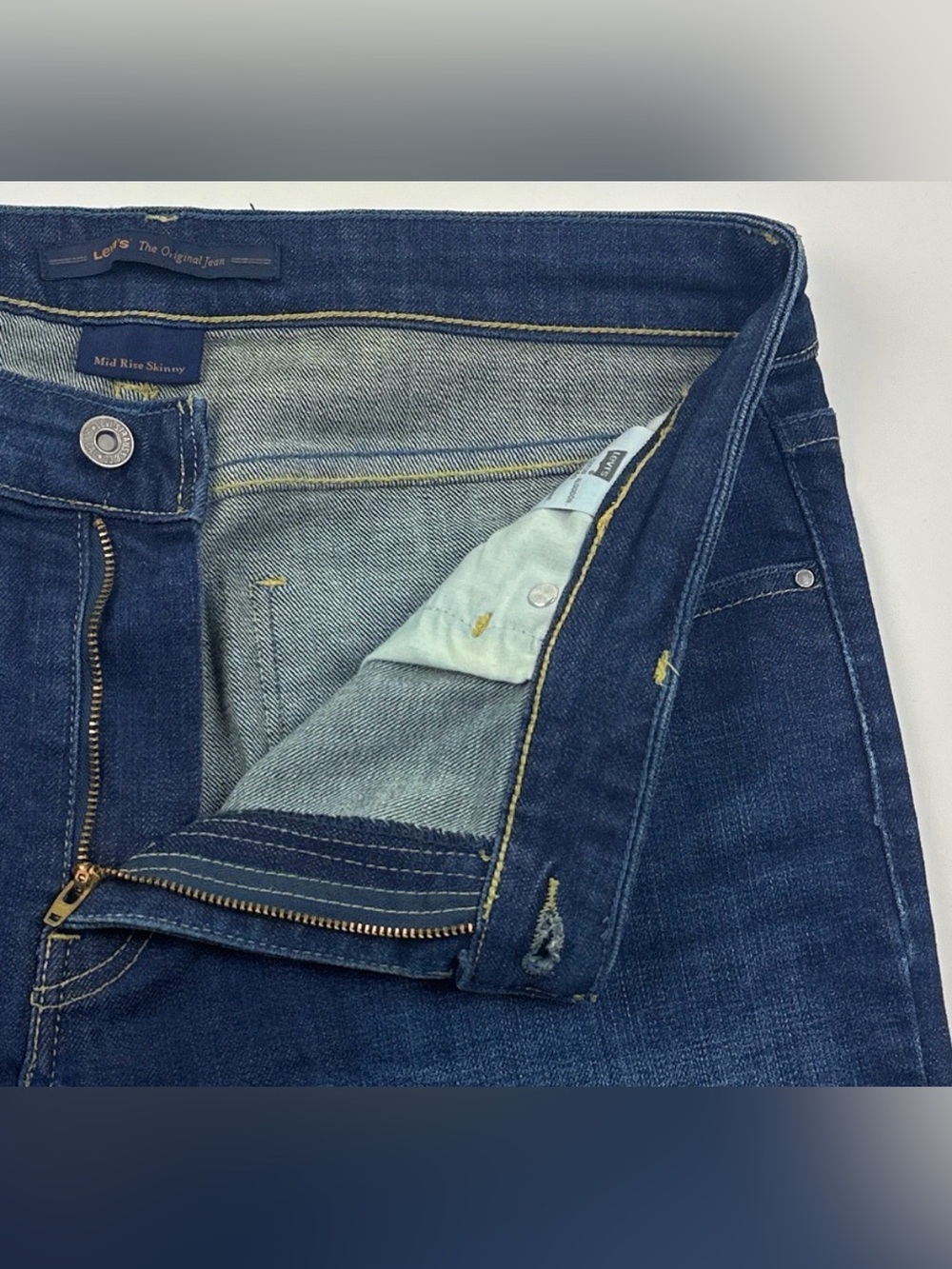 Levis The Original Mid Rise Skinny Womens Size 14M 32x31 Dark Blue Jeans Stretch - Picture 9 of 11